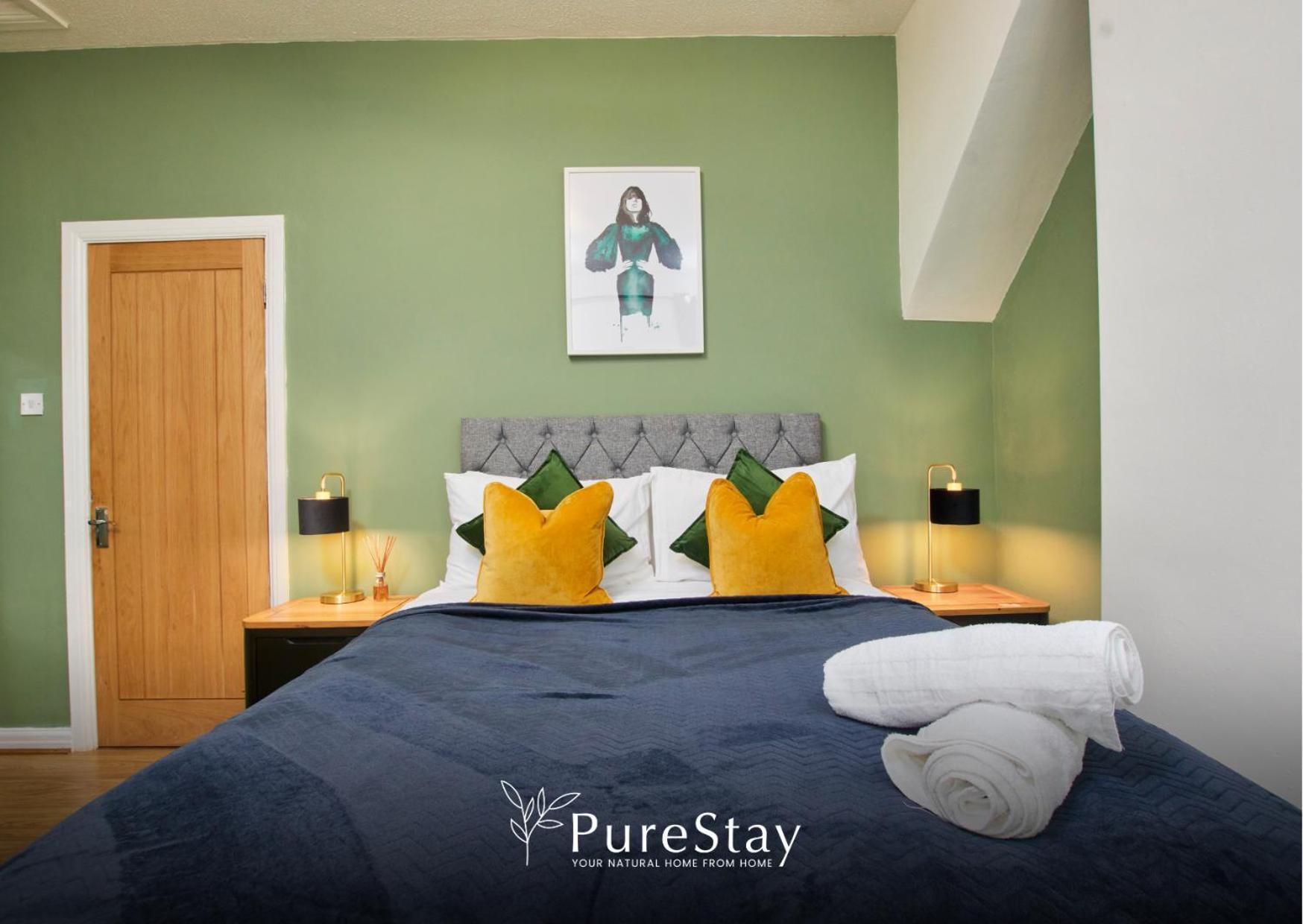 Big Contractor House With 6 Beds & Free Parking By Purestay - 14 Night Min! Manchester
