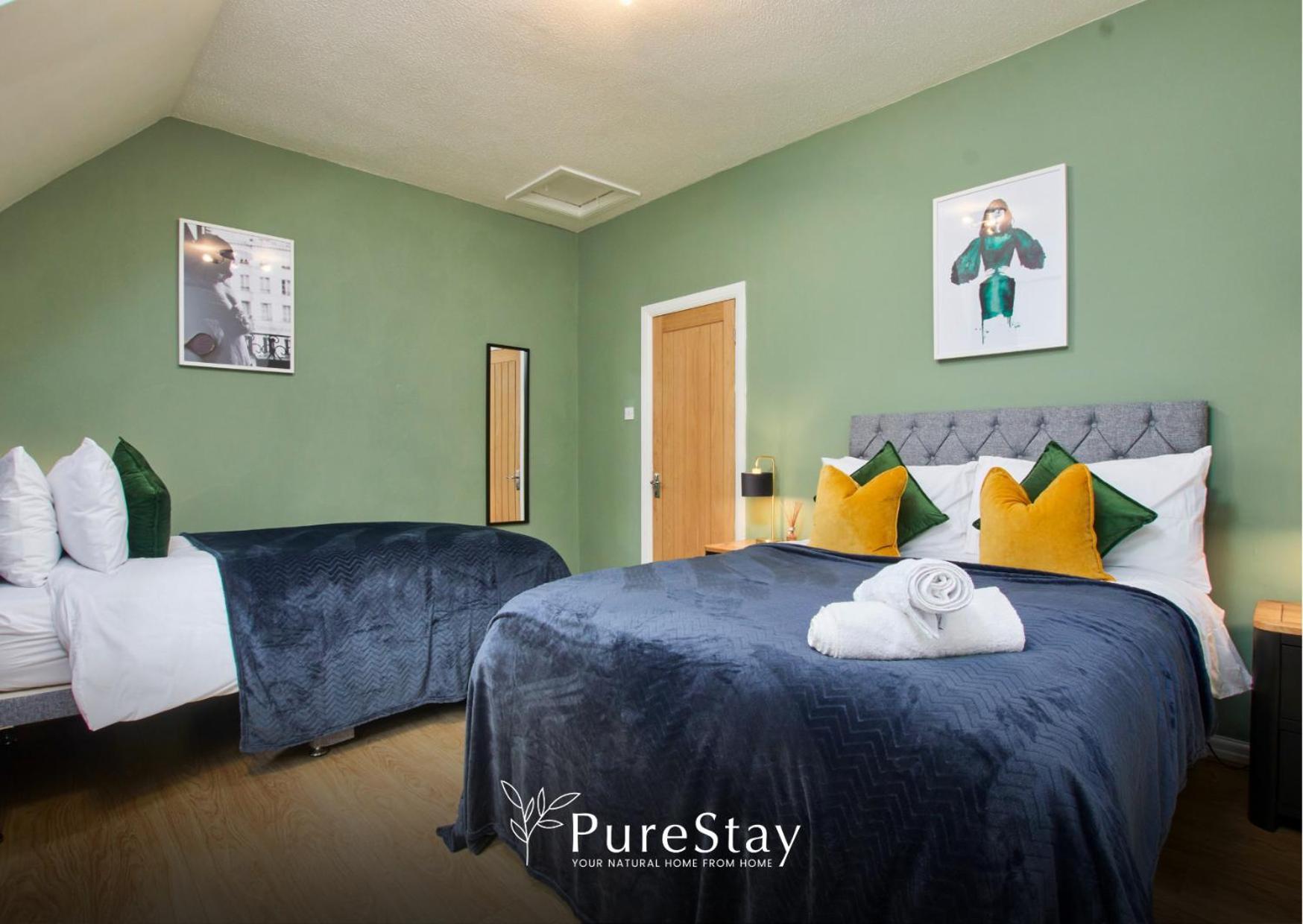 Big Contractor House With 6 Beds & Free Parking By Purestay - 14 Night Min!